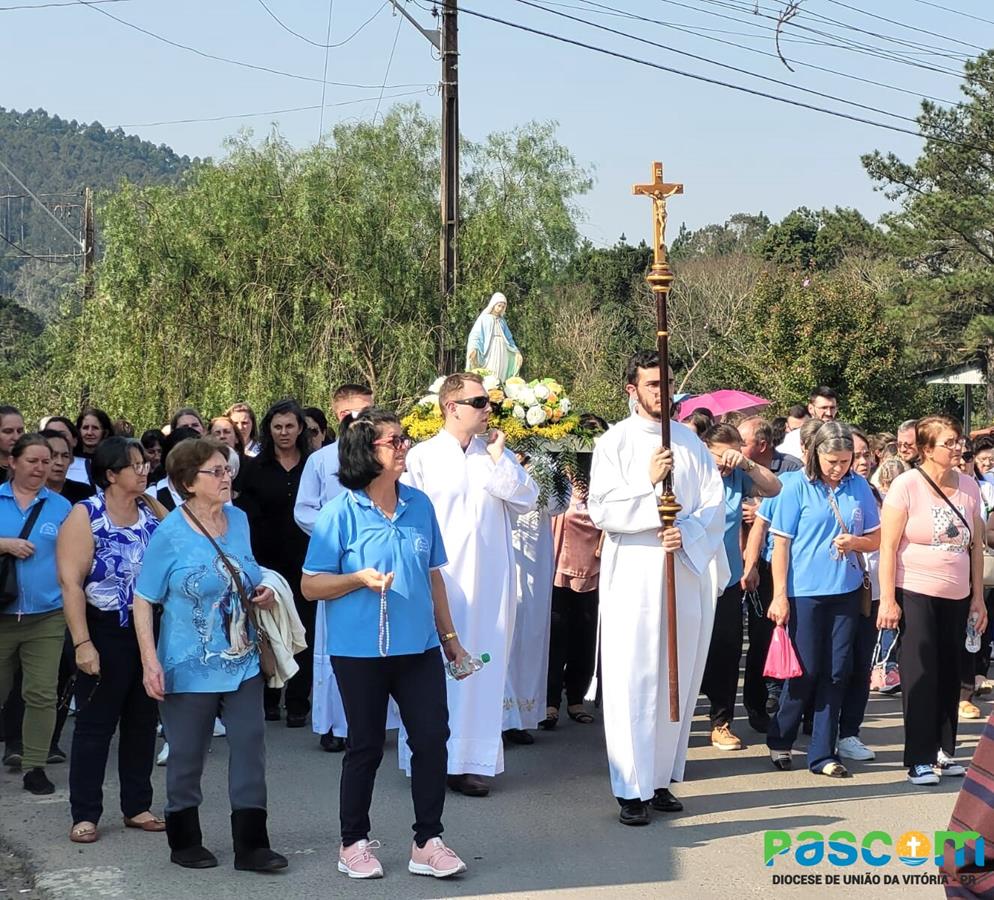 Paróquia de Paulo Frontin recebe centenas de zeladores de capelinhas para encontrão anual