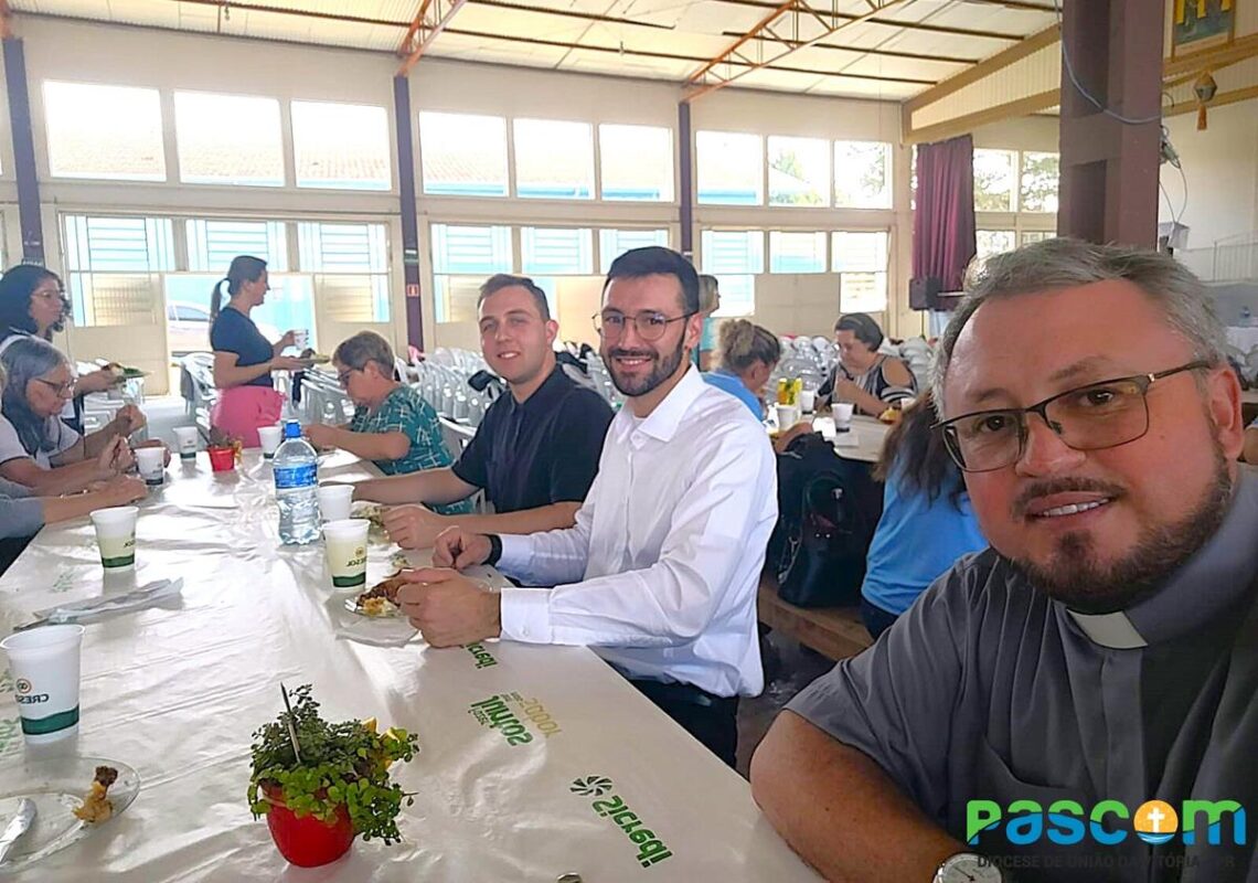 Paróquia de Paulo Frontin recebe centenas de zeladores de capelinhas para encontrão anual