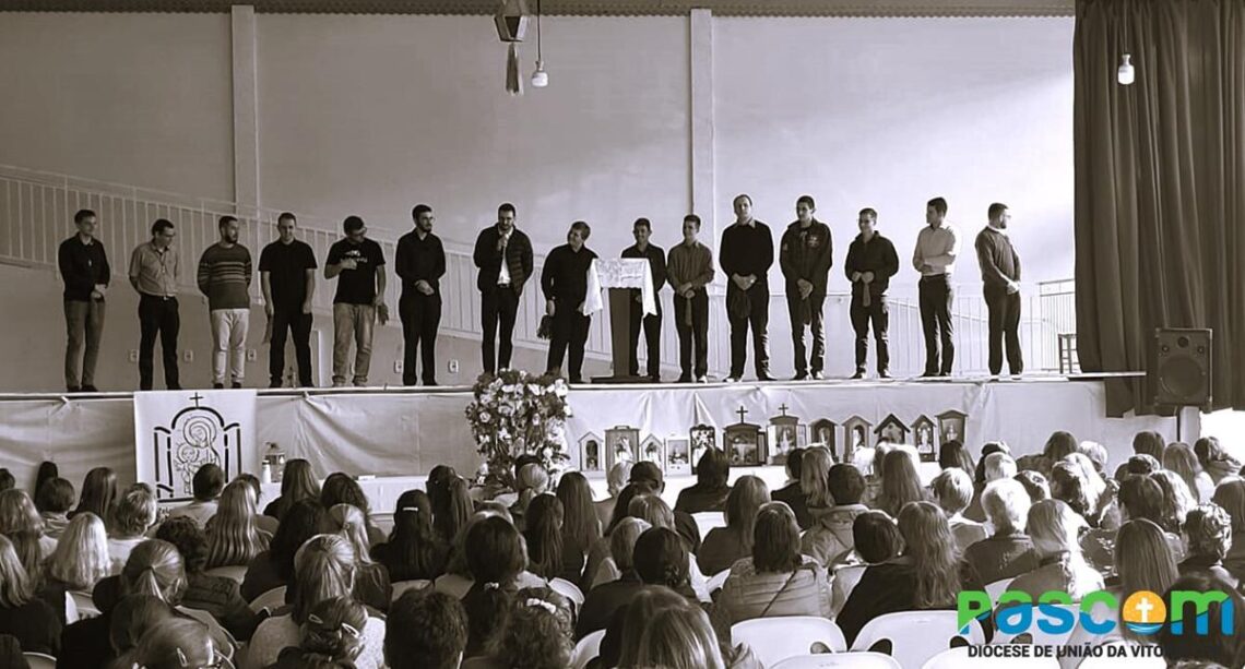 Paróquia de Paulo Frontin recebe centenas de zeladores de capelinhas para encontrão anual
