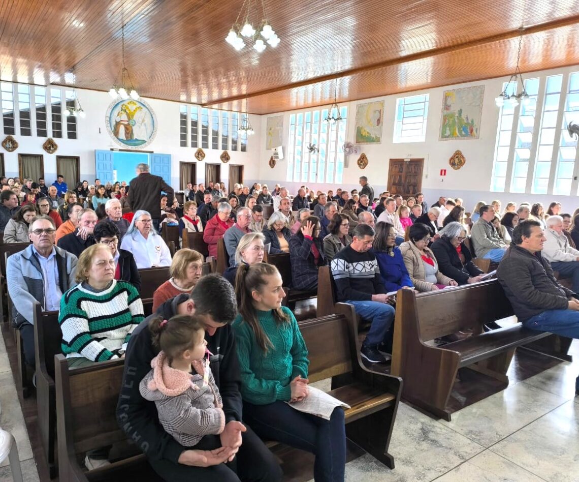 Paróquia São Joaquim e Sant’Ana recebe Visita Pastoral de Dom Walter Jorge.