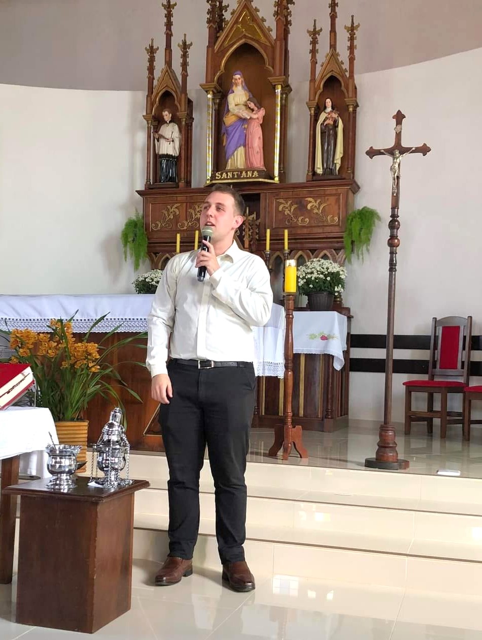 Coroinhas e acólitos da Paróquia Santa’Ana recebem formação