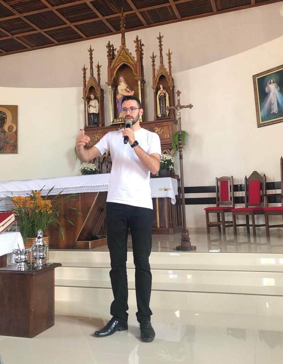 Coroinhas e acólitos da Paróquia Santa’Ana recebem formação