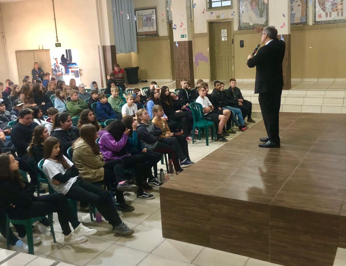 Paróquia São Joaquim e Sant’Ana recebe Visita Pastoral de Dom Walter Jorge.