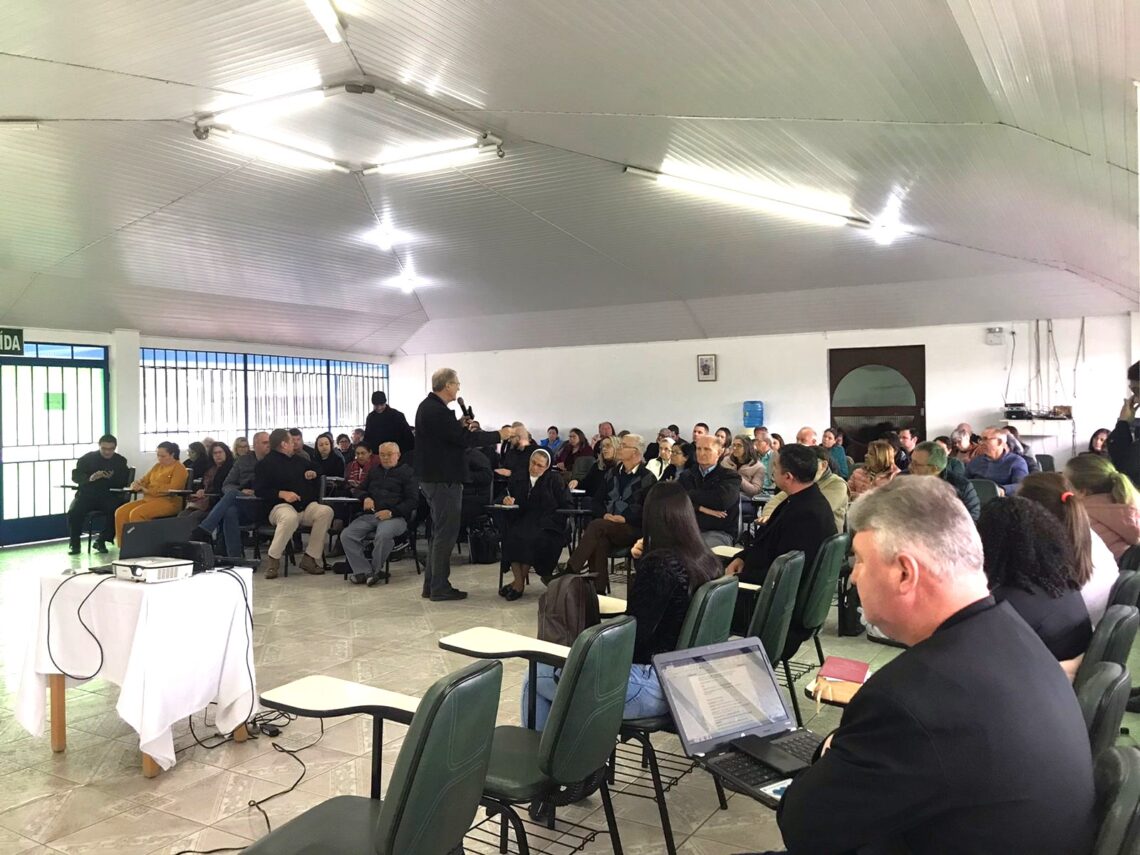 Dízimo foi o tema principal da Reunião do Clero no Instituto Piamarta