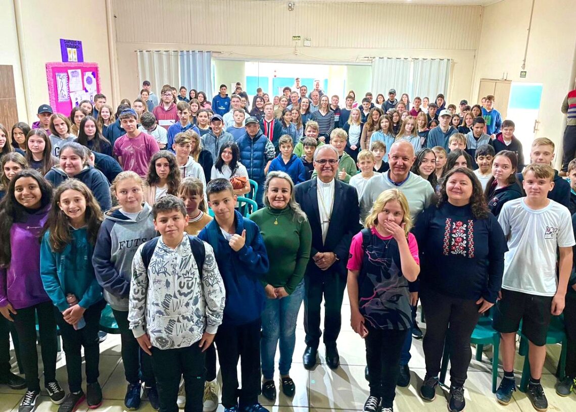 Paróquia São Joaquim e Sant’Ana recebe Visita Pastoral de Dom Walter Jorge.