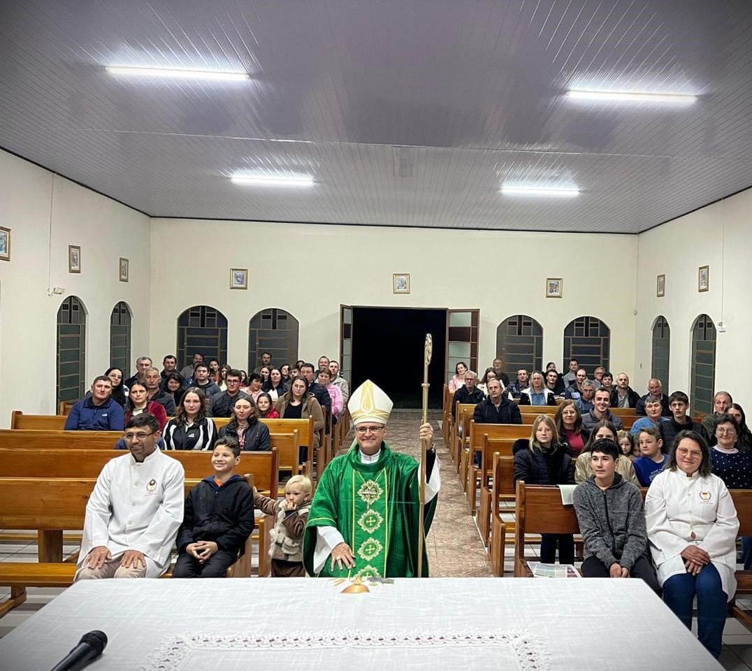 Paróquia São Joaquim e Sant’Ana recebe Visita Pastoral de Dom Walter Jorge.