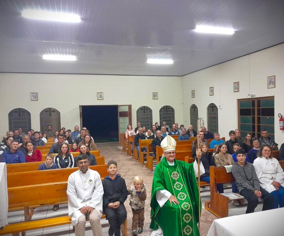 Paróquia São Joaquim e Sant’Ana recebe Visita Pastoral de Dom Walter Jorge.