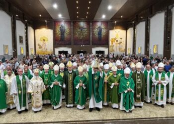 Bispos do Paraná iniciam Assembleia em Francisco Beltrão com missa em ação de graças pelos 60 anos da CNBB Sul 2