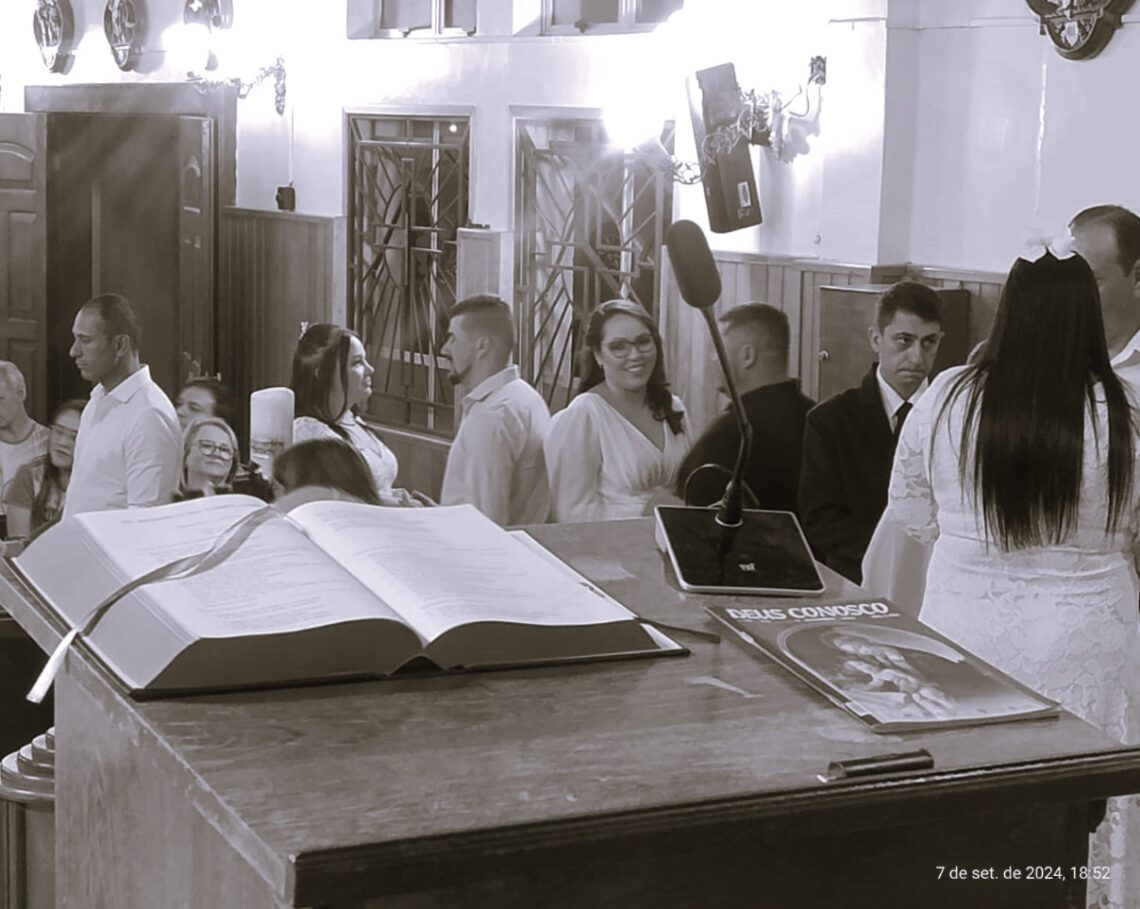 Paróquia de General Carneiro realiza Casamento Comunitário