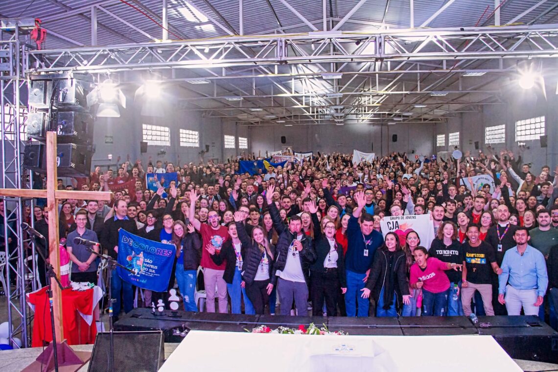 Mais de mil jovens participam do Vibração Jovem 2024