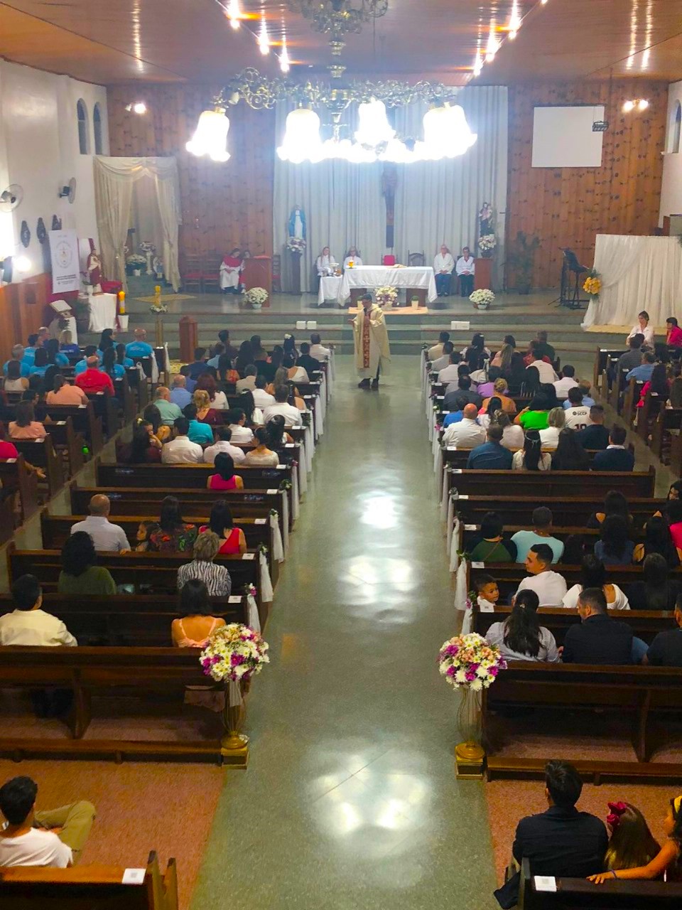 Paróquia de General Carneiro realiza Casamento Comunitário