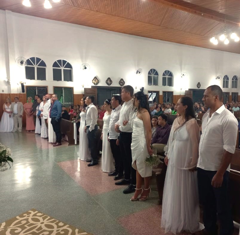 Paróquia de General Carneiro realiza Casamento Comunitário