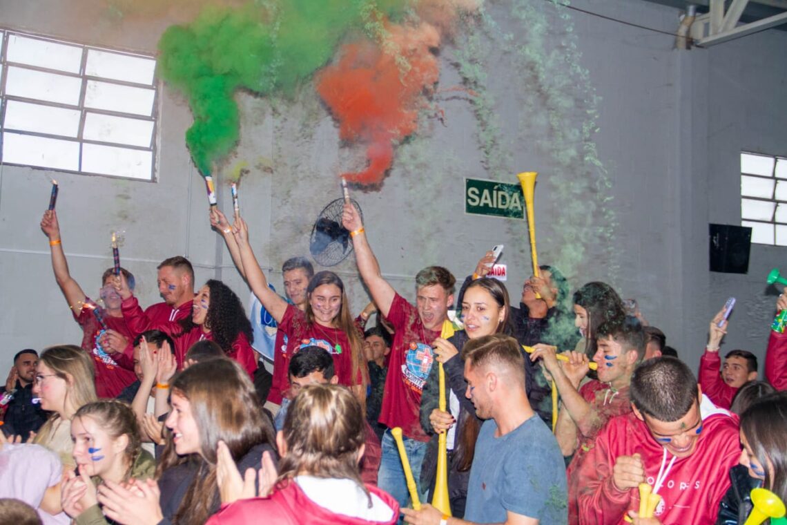 Mais de mil jovens participam do Vibração Jovem 2024