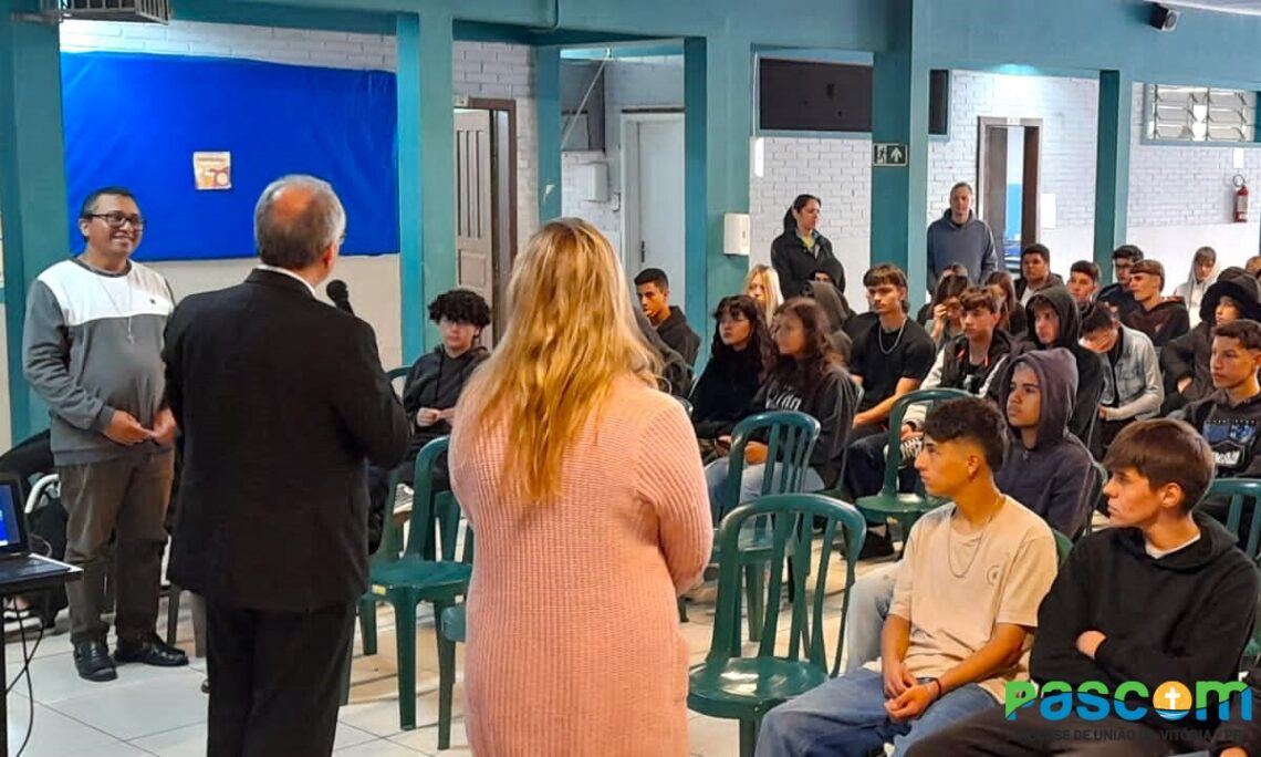 Dom Walter Jorge realiza Visita Pastoral na Paróquia São Cristóvão e Nossa Senhora da Salette