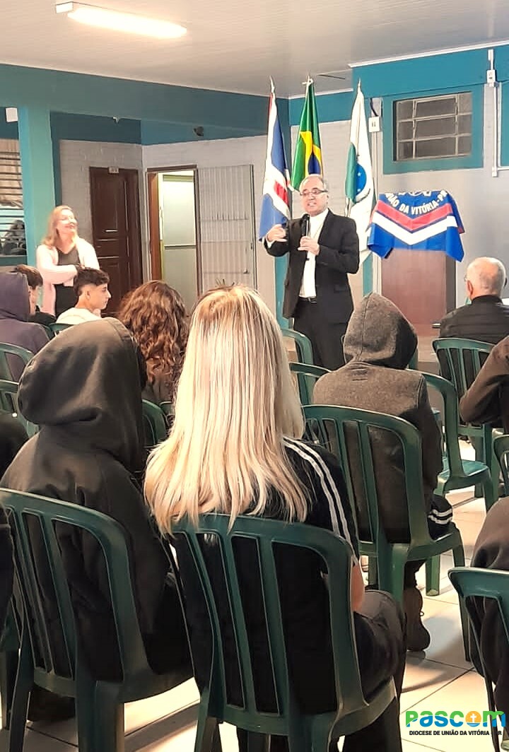 Dom Walter Jorge realiza Visita Pastoral na Paróquia São Cristóvão e Nossa Senhora da Salette