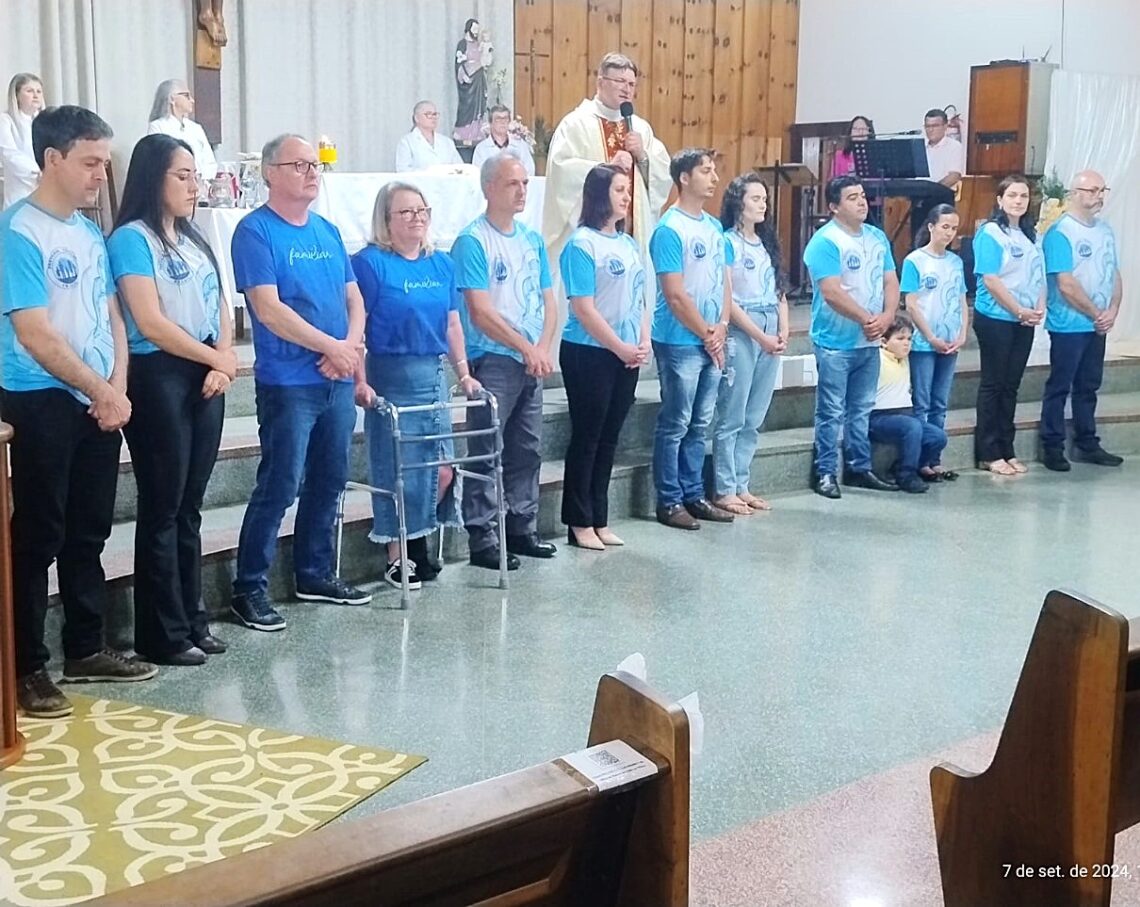 Paróquia de General Carneiro realiza Casamento Comunitário