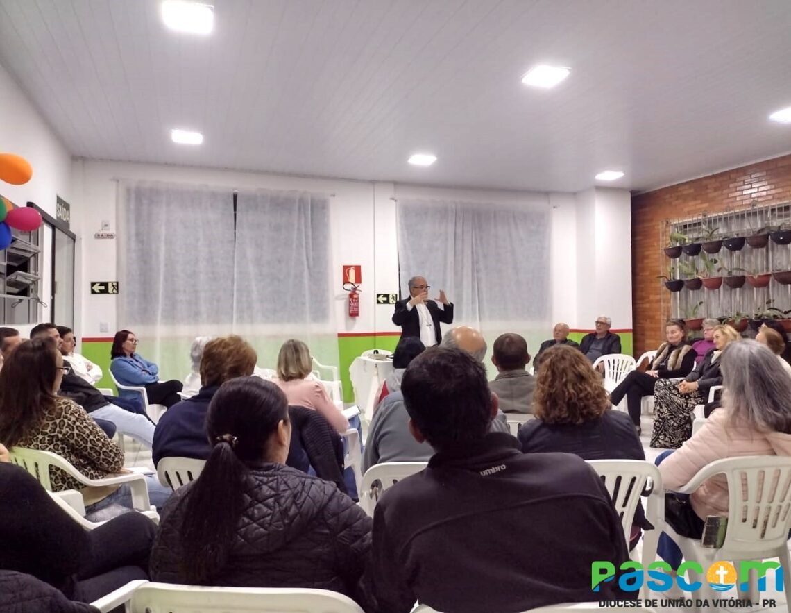 Dom Walter Jorge realiza Visita Pastoral na Paróquia São Cristóvão e Nossa Senhora da Salette