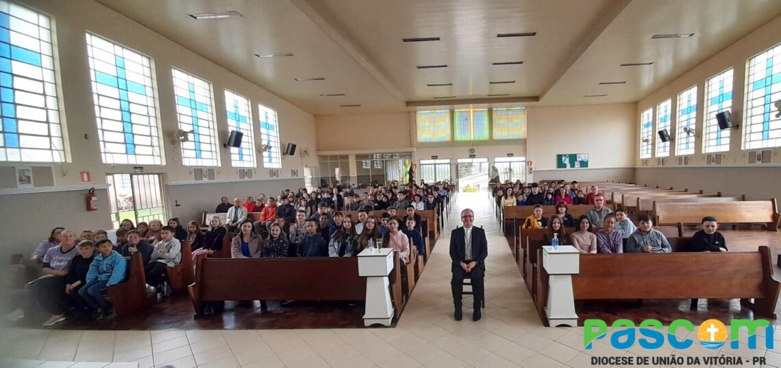 Dom Walter Jorge realiza Visita Pastoral na Paróquia São Cristóvão e Nossa Senhora da Salette