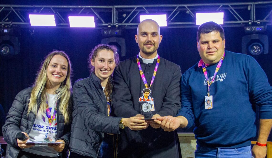 Mais de mil jovens participam do Vibração Jovem 2024