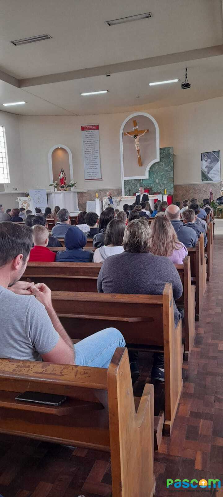 Dom Walter Jorge realiza Visita Pastoral na Paróquia São Cristóvão e Nossa Senhora da Salette