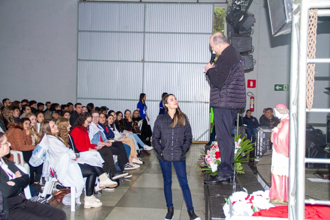 Mais de mil jovens participam do Vibração Jovem 2024