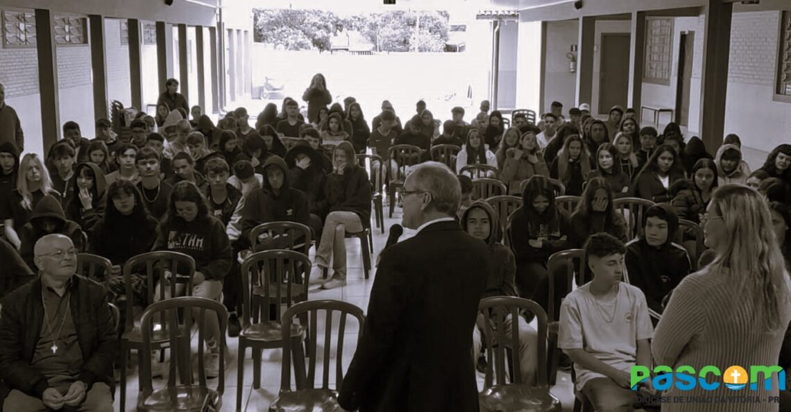 Dom Walter Jorge realiza Visita Pastoral na Paróquia São Cristóvão e Nossa Senhora da Salette