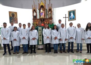 Paróquia Sant’Ana realiza investidura de novos MECE’S