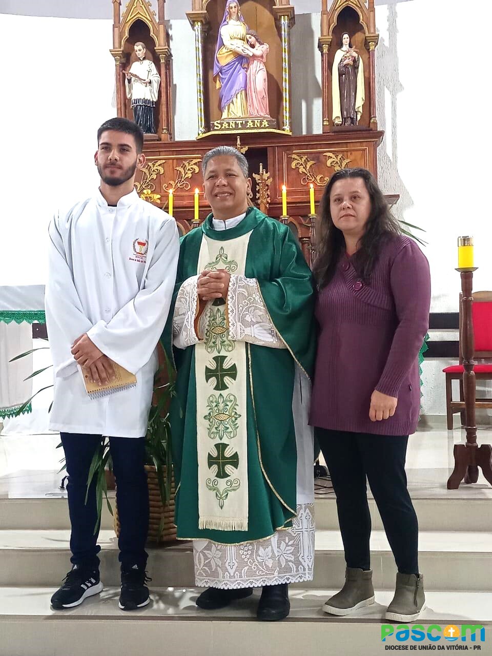 Paróquia Sant’Ana realiza investidura de novos MECE’S