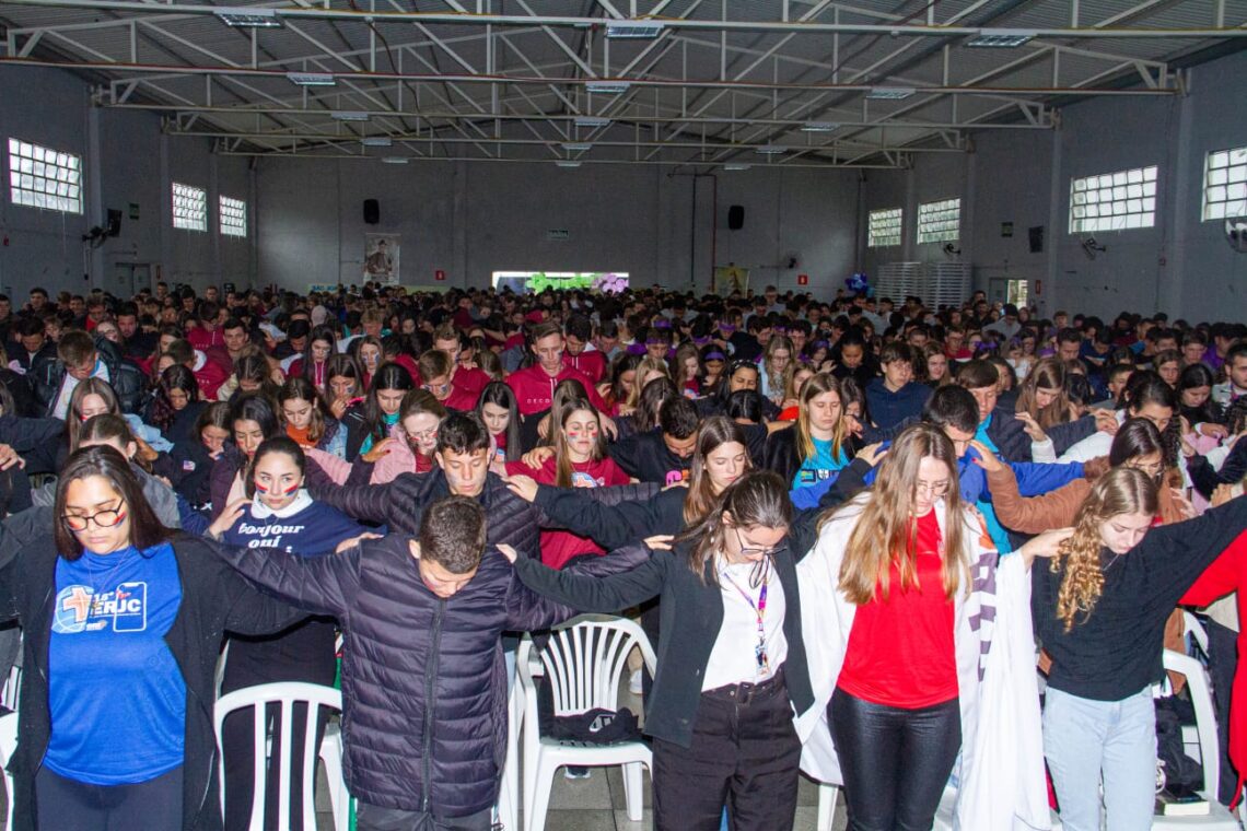 Mais de mil jovens participam do Vibração Jovem 2024