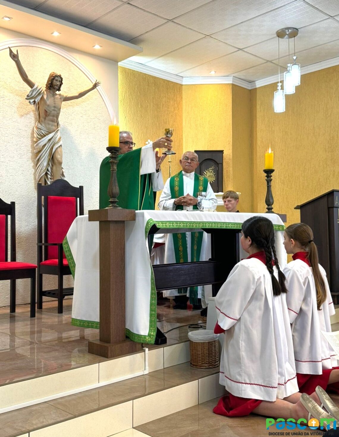 Dom Walter Jorge realiza Visita Pastoral na Paróquia São Cristóvão e Nossa Senhora da Salette