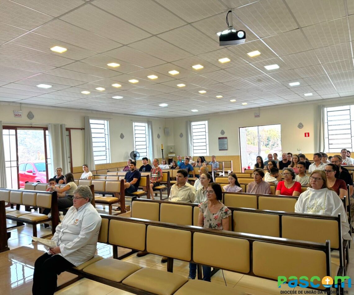 Dom Walter Jorge realiza Visita Pastoral na Paróquia São Cristóvão e Nossa Senhora da Salette