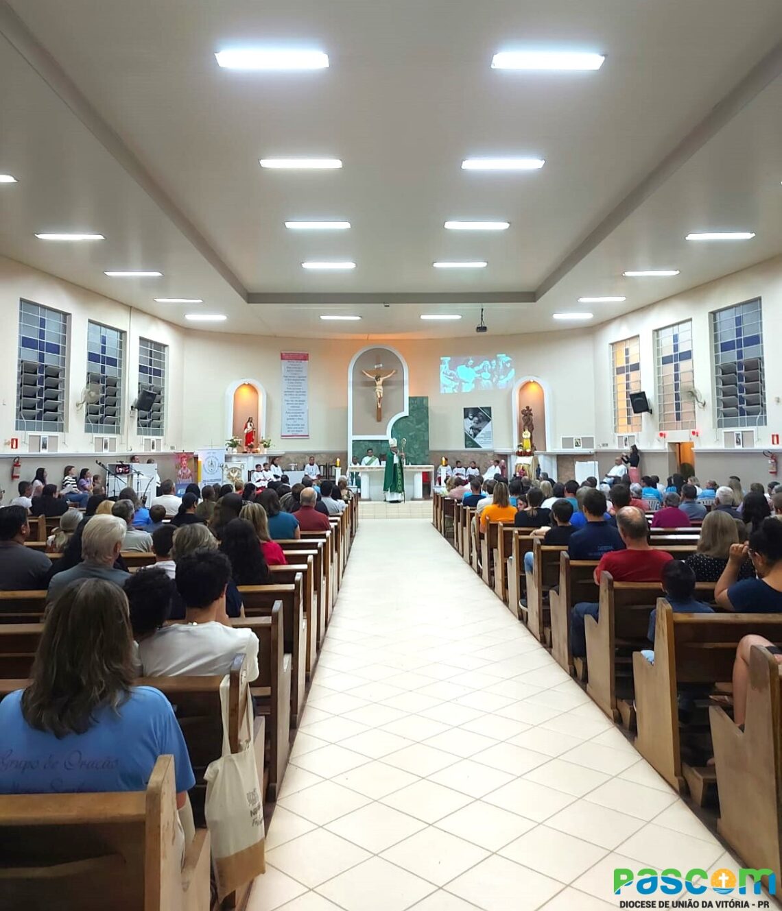 Dom Walter Jorge realiza Visita Pastoral na Paróquia São Cristóvão e Nossa Senhora da Salette
