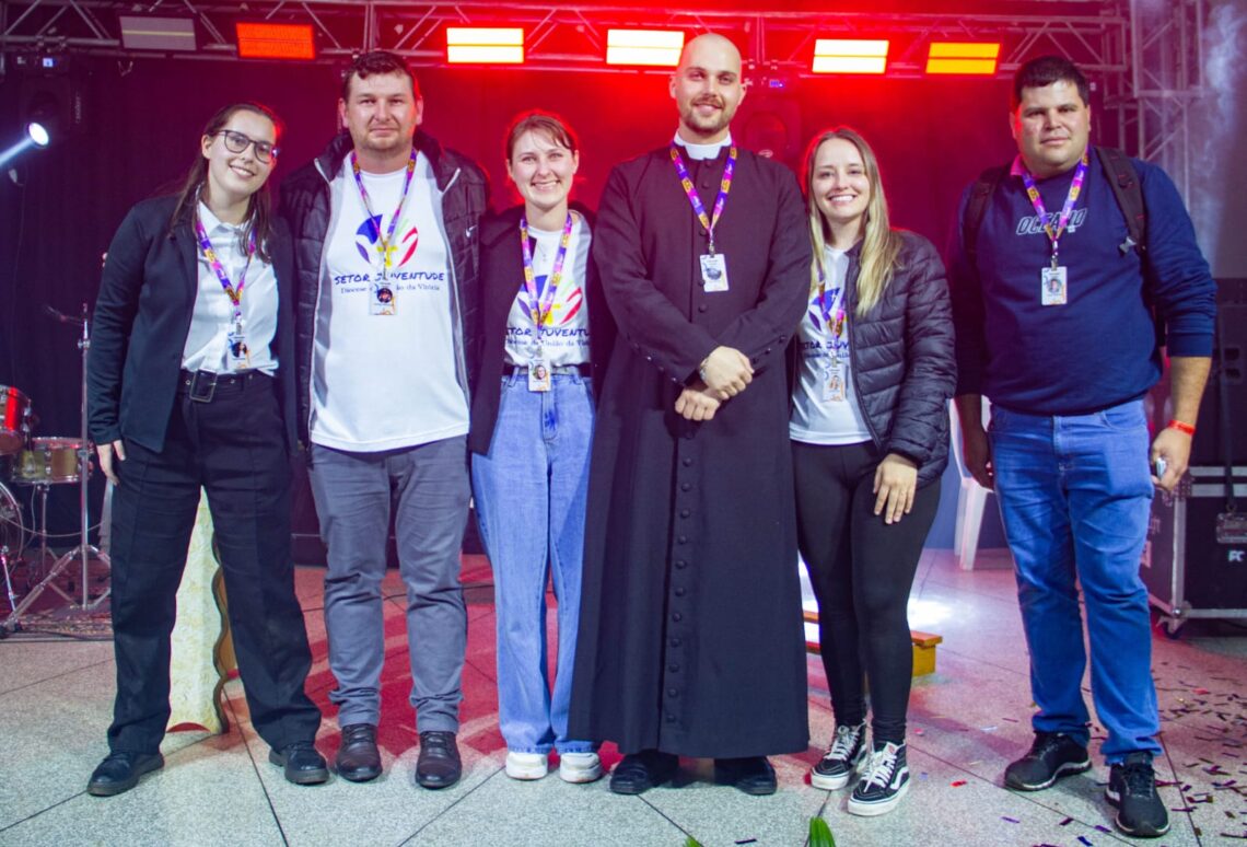 Mais de mil jovens participam do Vibração Jovem 2024