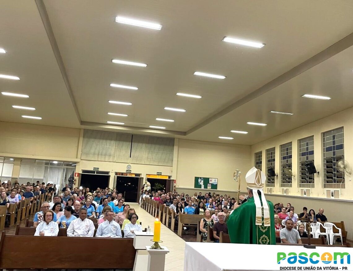 Dom Walter Jorge realiza Visita Pastoral na Paróquia São Cristóvão e Nossa Senhora da Salette