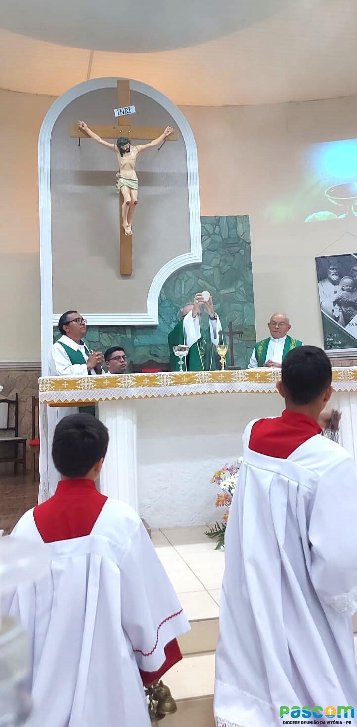 Dom Walter Jorge realiza Visita Pastoral na Paróquia São Cristóvão e Nossa Senhora da Salette