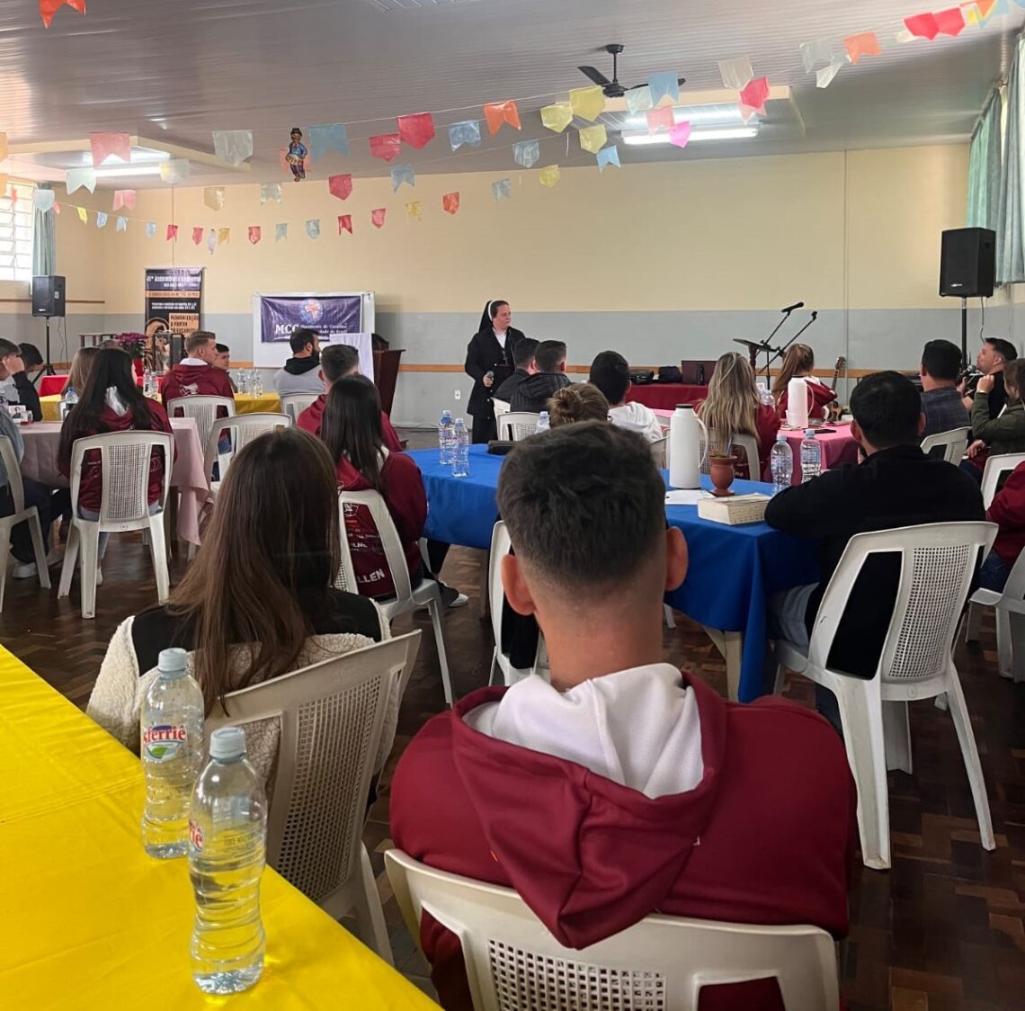 Jovens Cursilhistas participam de 4º EDJC