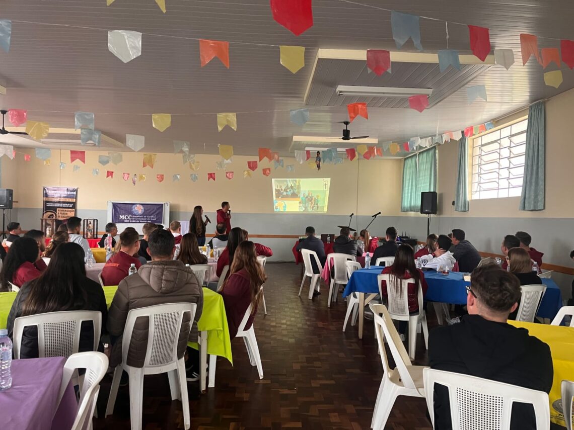 Jovens Cursilhistas participam de 4º EDJC