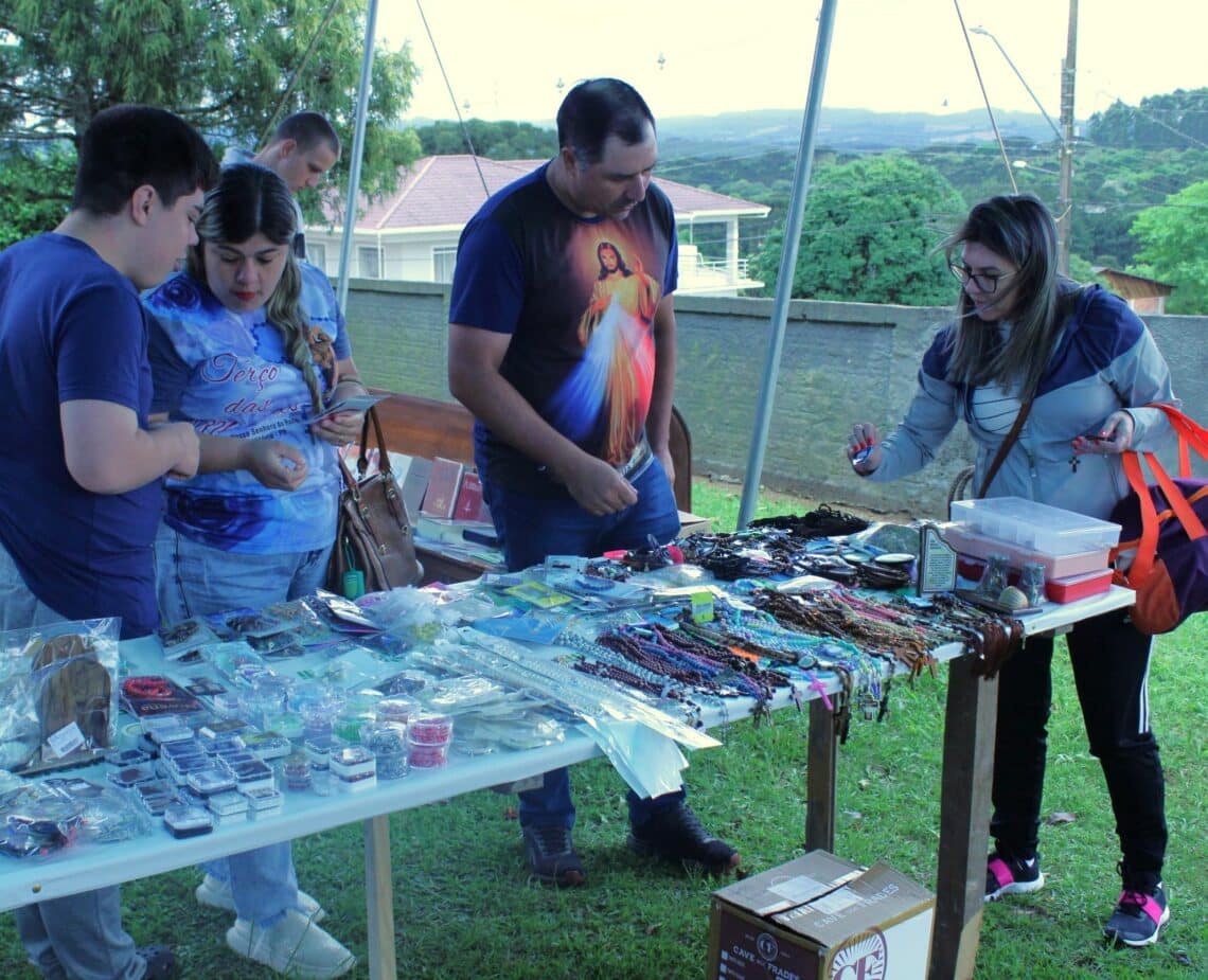 Fiéis Romeiros participam de Romaria Diocesana em Rio Claro do Sul
