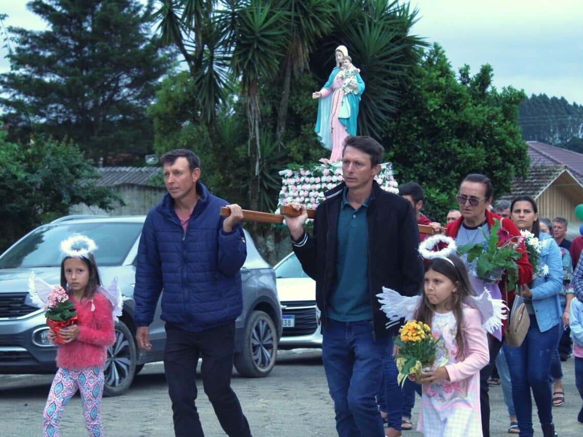 Fiéis Romeiros participam de Romaria Diocesana em Rio Claro do Sul