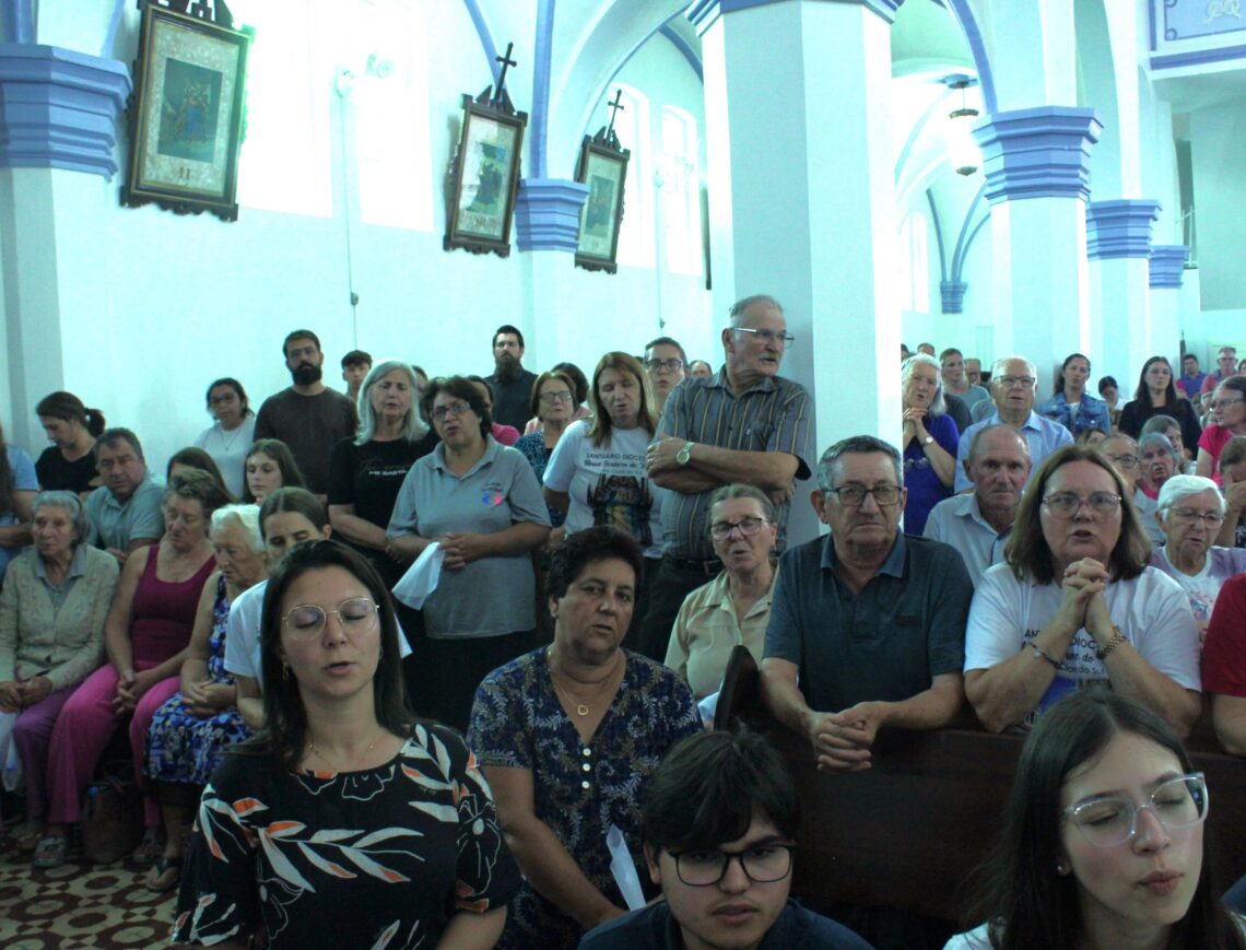 Fiéis Romeiros participam de Romaria Diocesana em Rio Claro do Sul