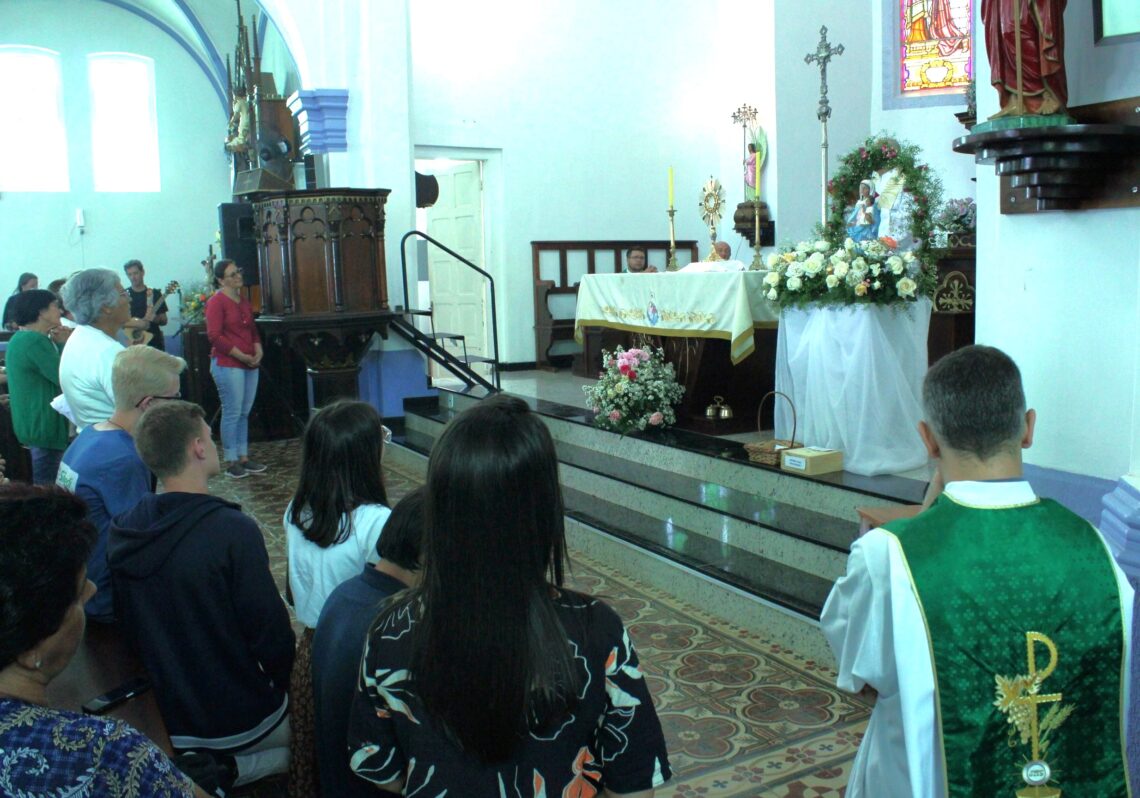 Fiéis Romeiros participam de Romaria Diocesana em Rio Claro do Sul
