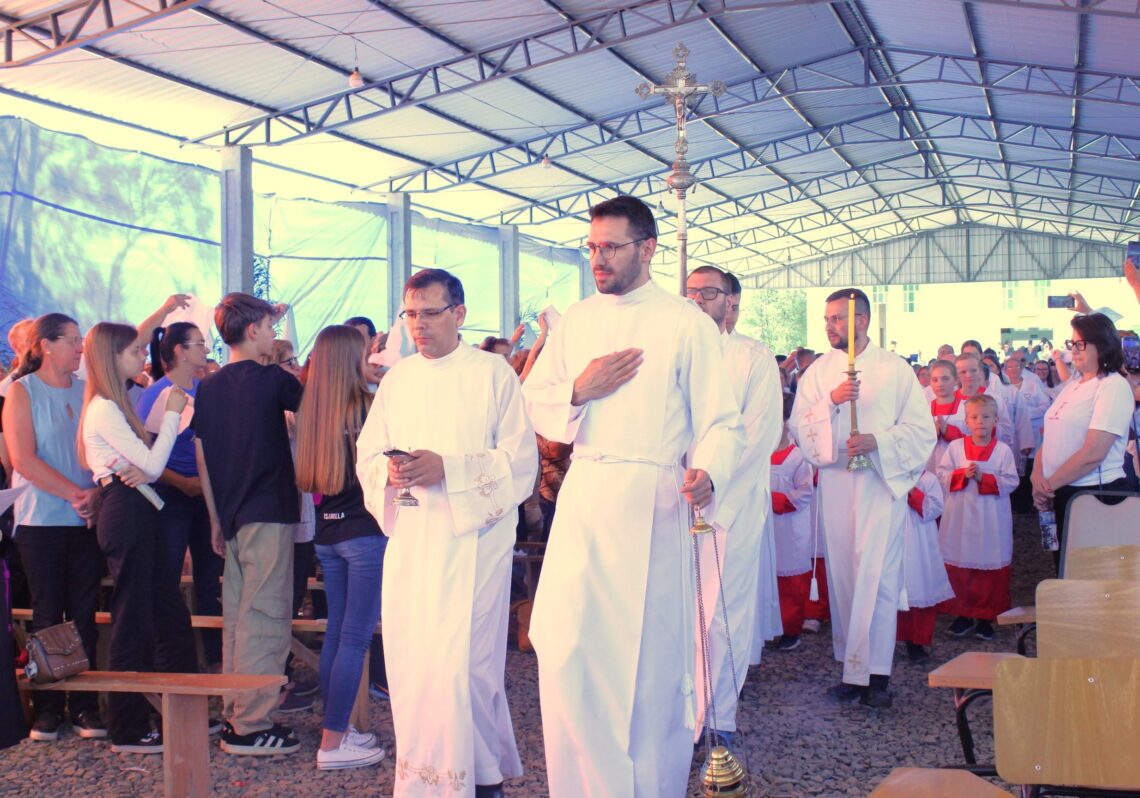 Fiéis Romeiros participam de Romaria Diocesana em Rio Claro do Sul