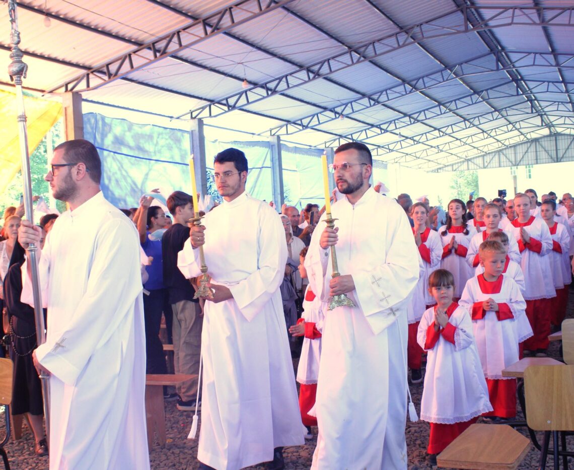 Fiéis Romeiros participam de Romaria Diocesana em Rio Claro do Sul