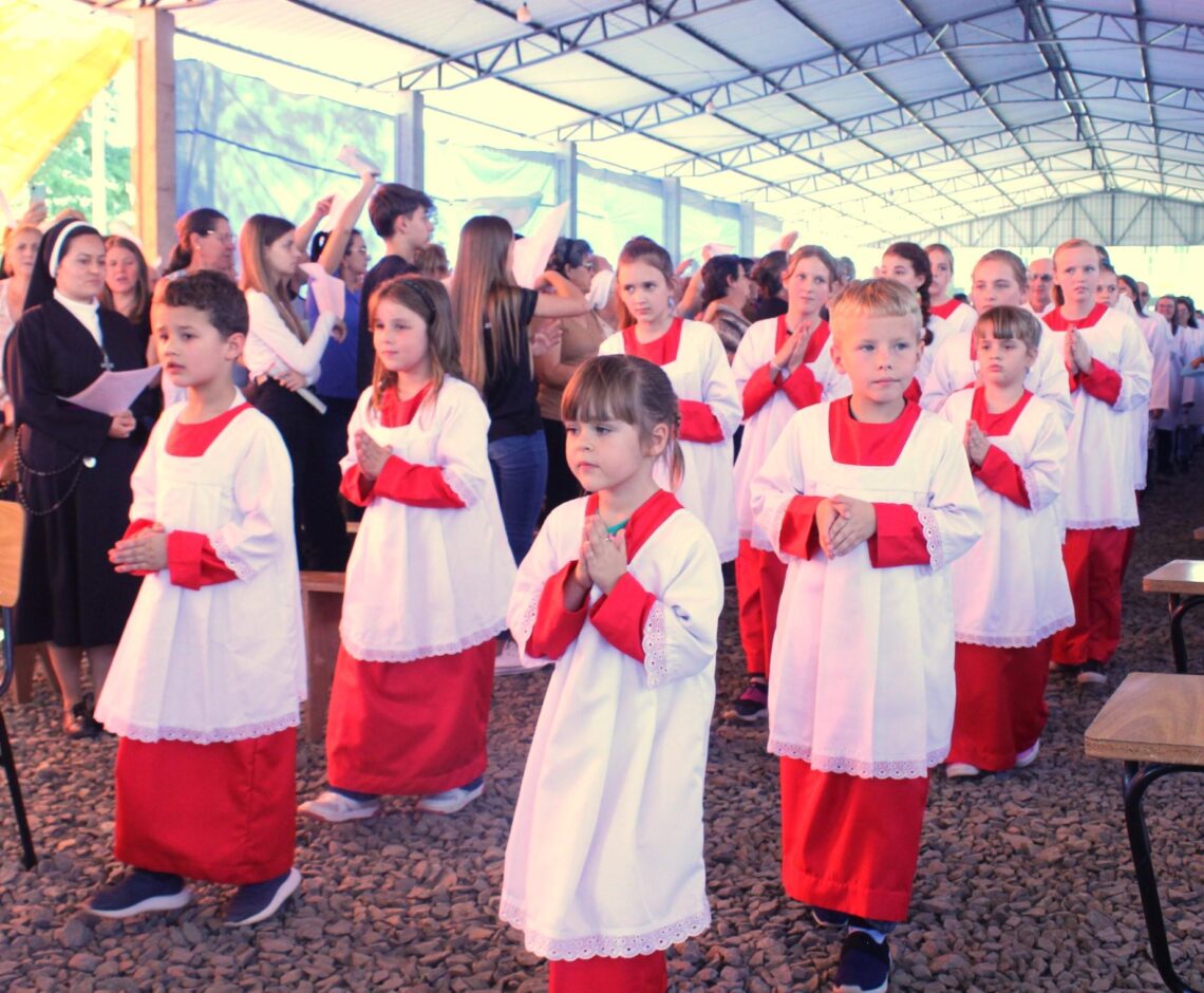 Fiéis Romeiros participam de Romaria Diocesana em Rio Claro do Sul
