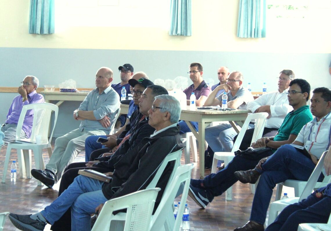 Padres e estudantes de Teologia participam de Semana Teológica