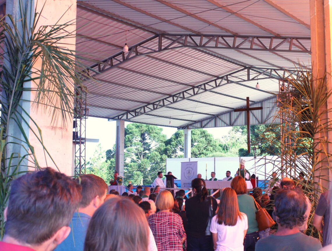 Fiéis Romeiros participam de Romaria Diocesana em Rio Claro do Sul