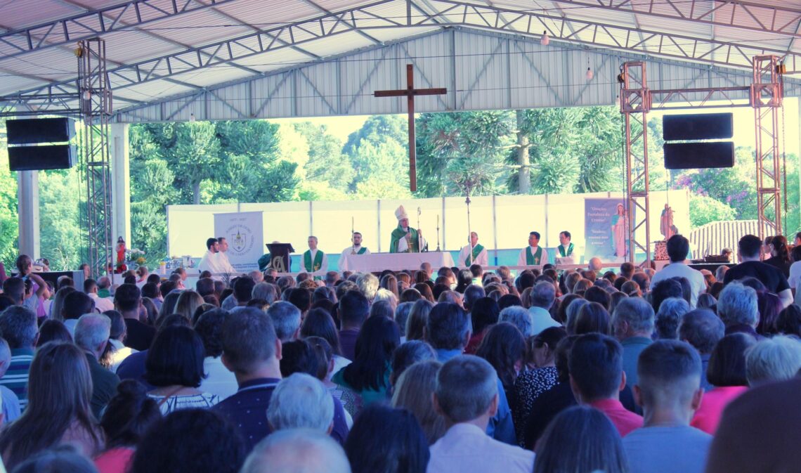 Fiéis Romeiros participam de Romaria Diocesana em Rio Claro do Sul