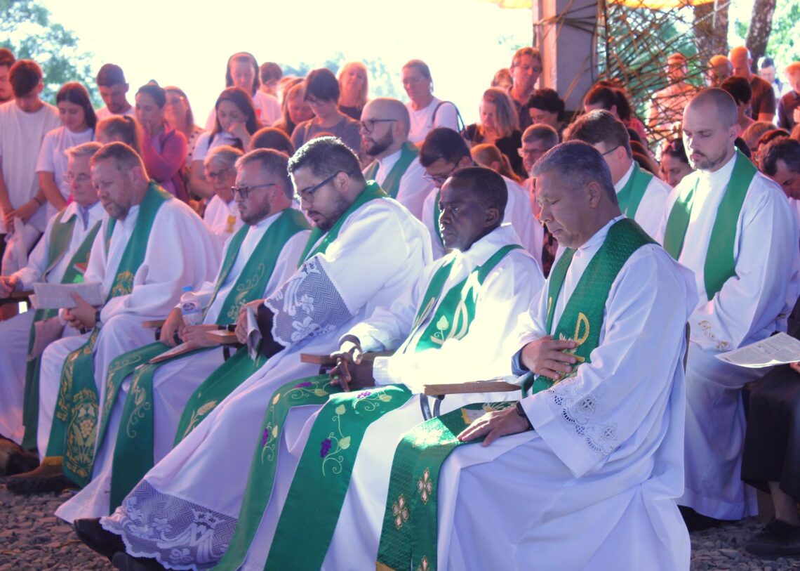 Fiéis Romeiros participam de Romaria Diocesana em Rio Claro do Sul