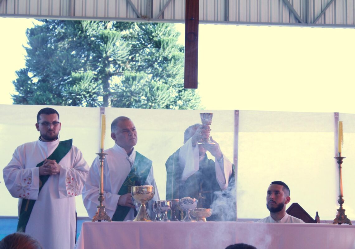Fiéis Romeiros participam de Romaria Diocesana em Rio Claro do Sul