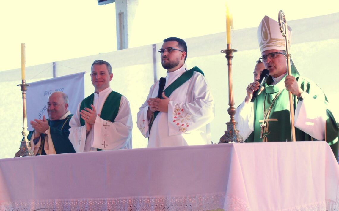 Fiéis Romeiros participam de Romaria Diocesana em Rio Claro do Sul